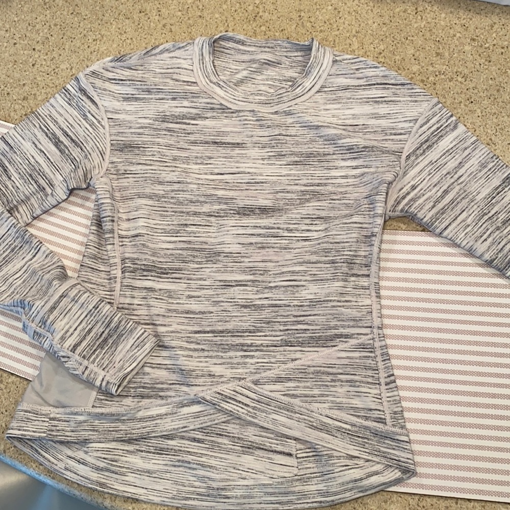 Lululemon Close To Crossing Long Sleeve Nulu Sz M